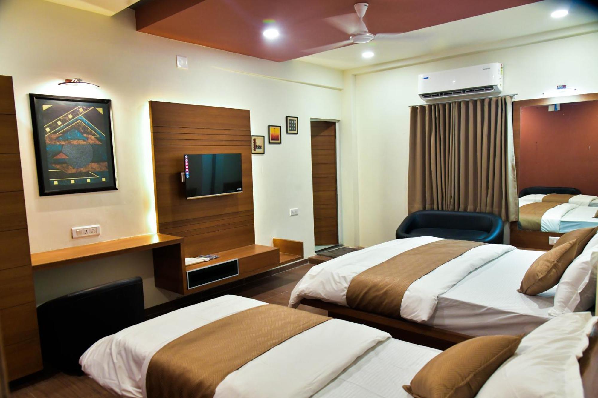 Hotel Ashooka Inn Гандинагар Экстерьер фото