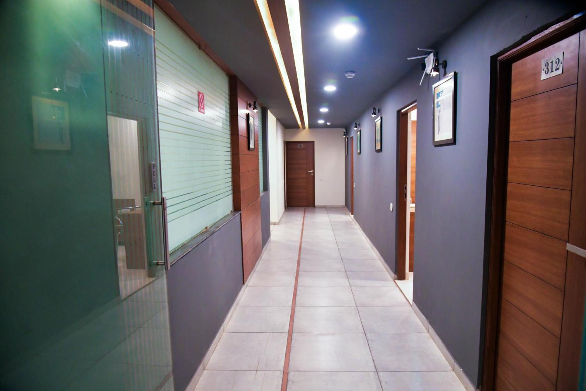 Hotel Ashooka Inn Гандинагар Экстерьер фото