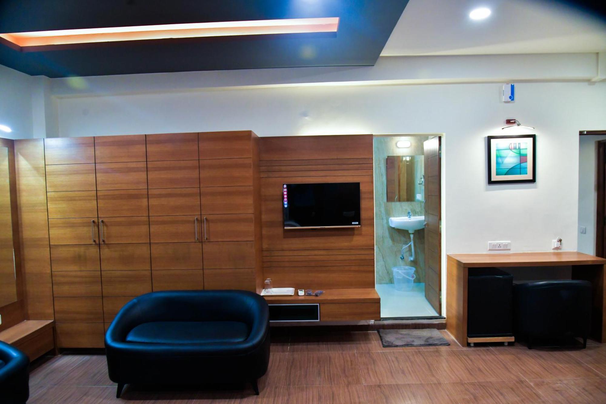 Hotel Ashooka Inn Гандинагар Экстерьер фото