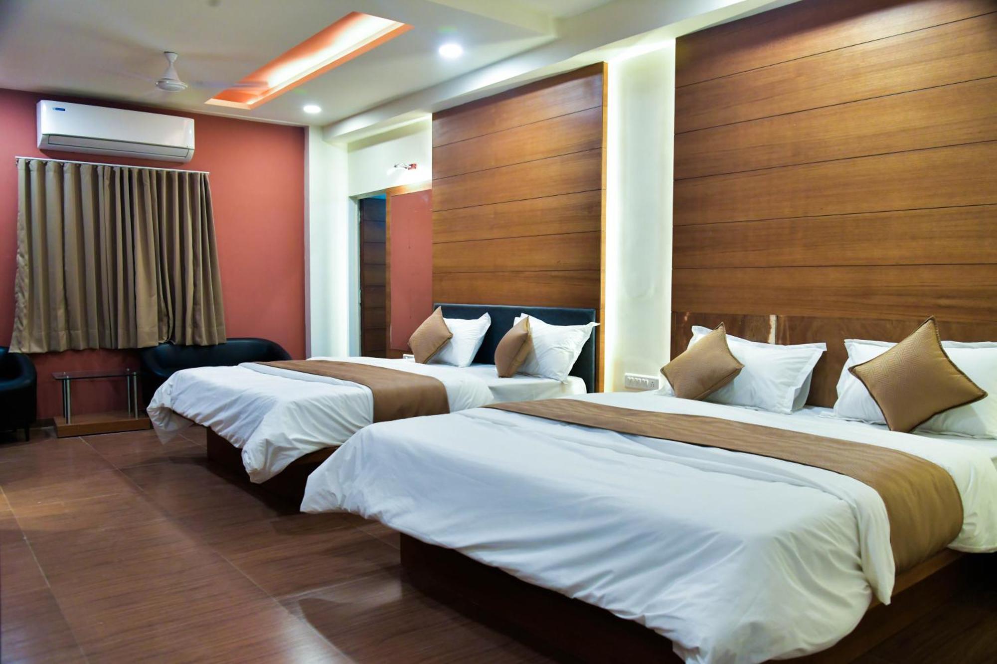 Hotel Ashooka Inn Гандинагар Экстерьер фото