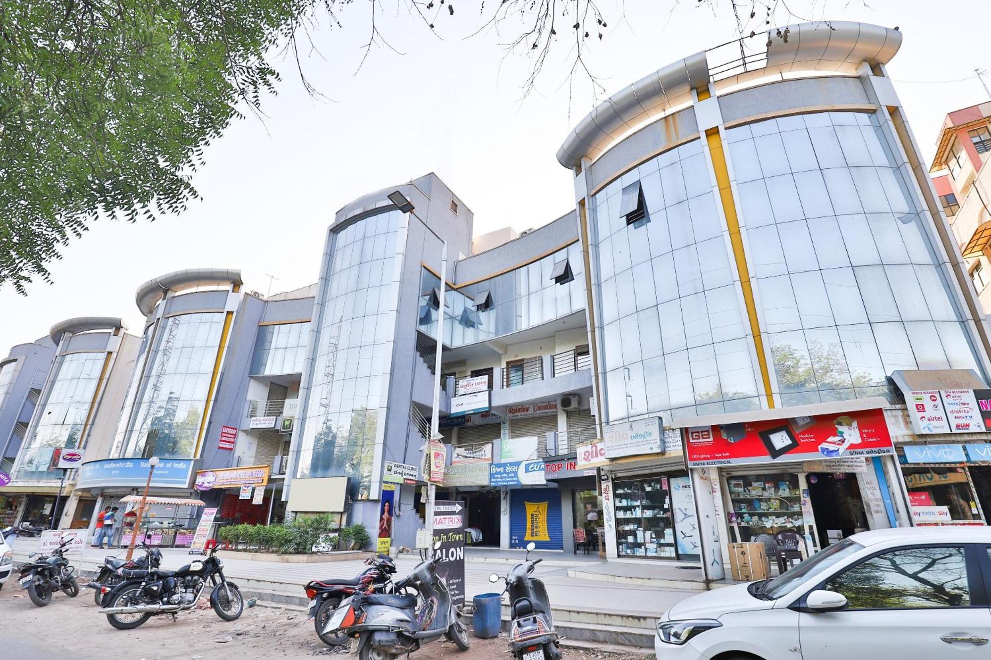 Hotel Ashooka Inn Гандинагар Экстерьер фото